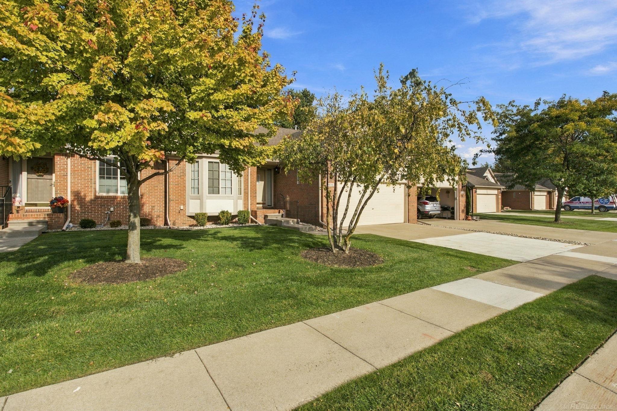 28201 Cottonwood Court