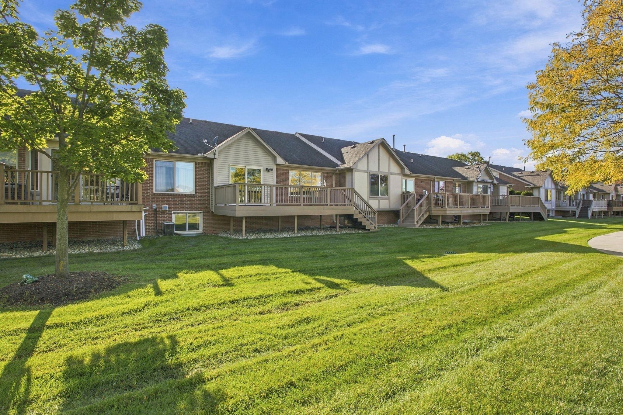 28201 Cottonwood Court