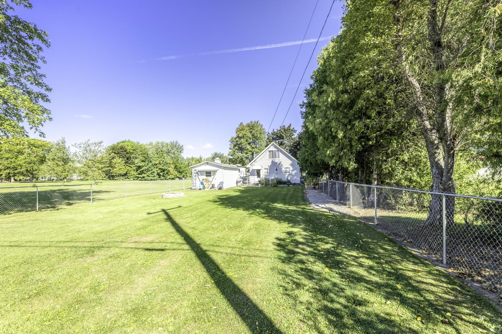 7462 Woodbine Road
