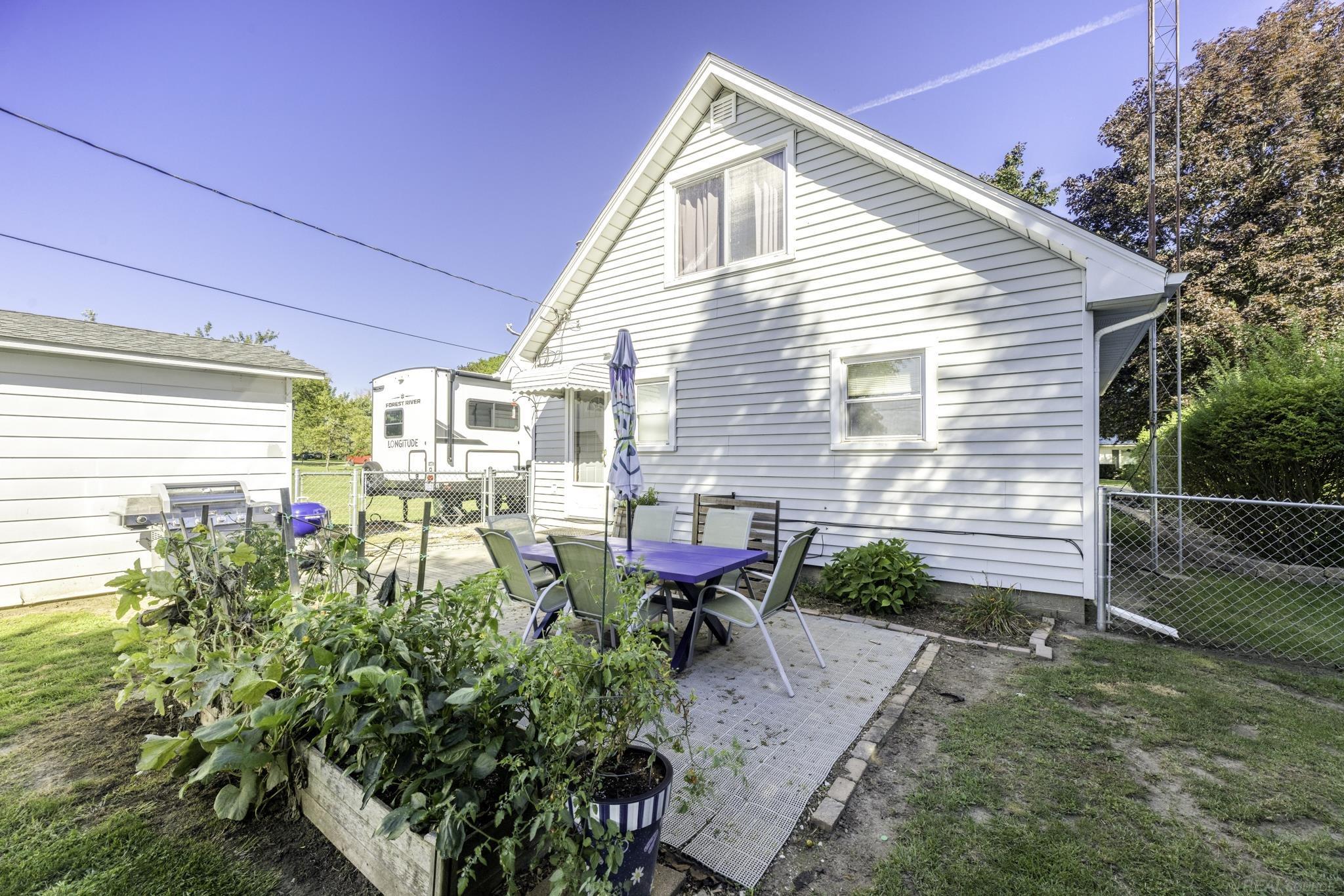 7462 Woodbine Road