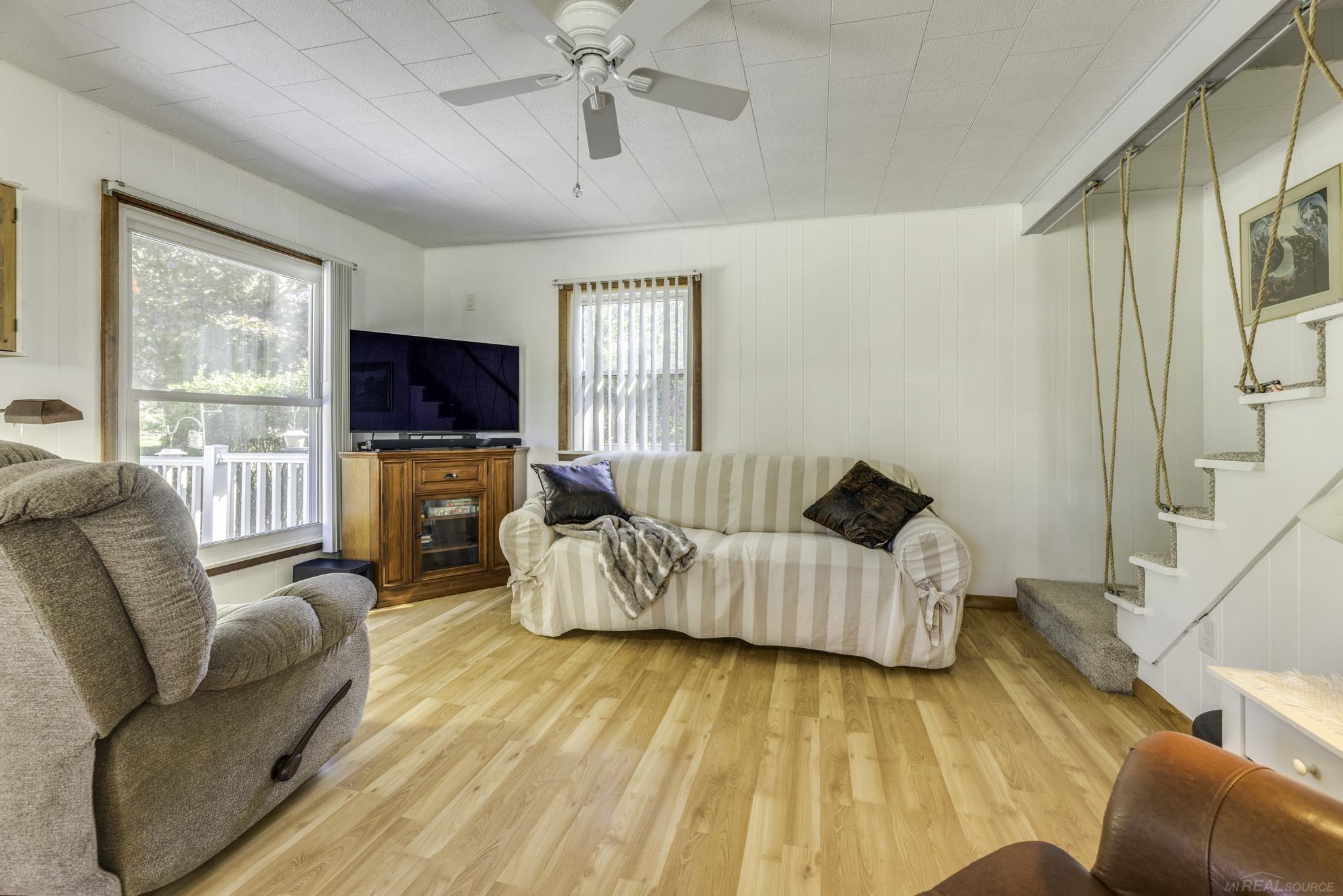7462 Woodbine Road