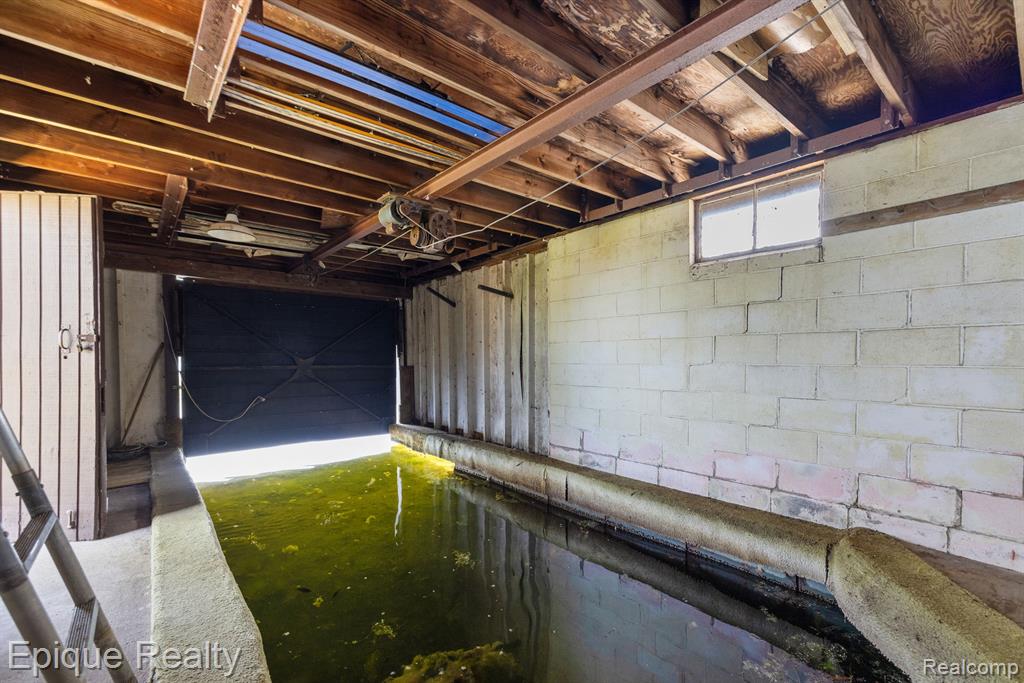 455 Shady Oaks Street