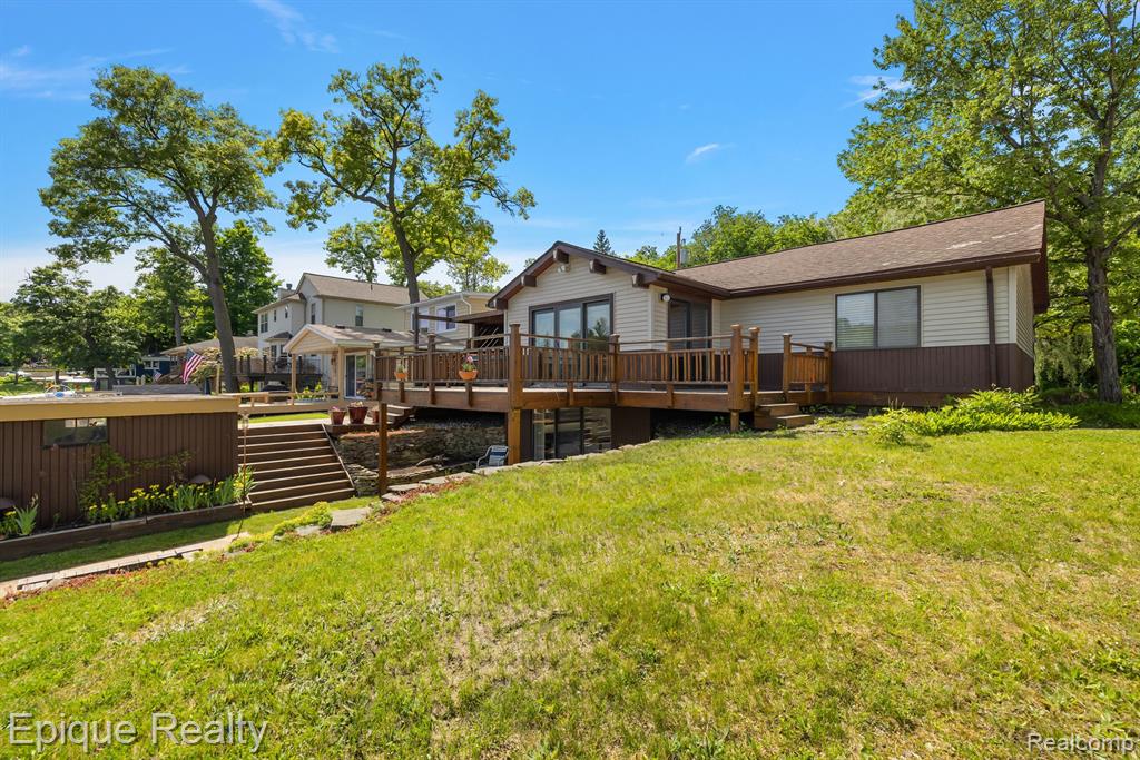 455 Shady Oaks Street