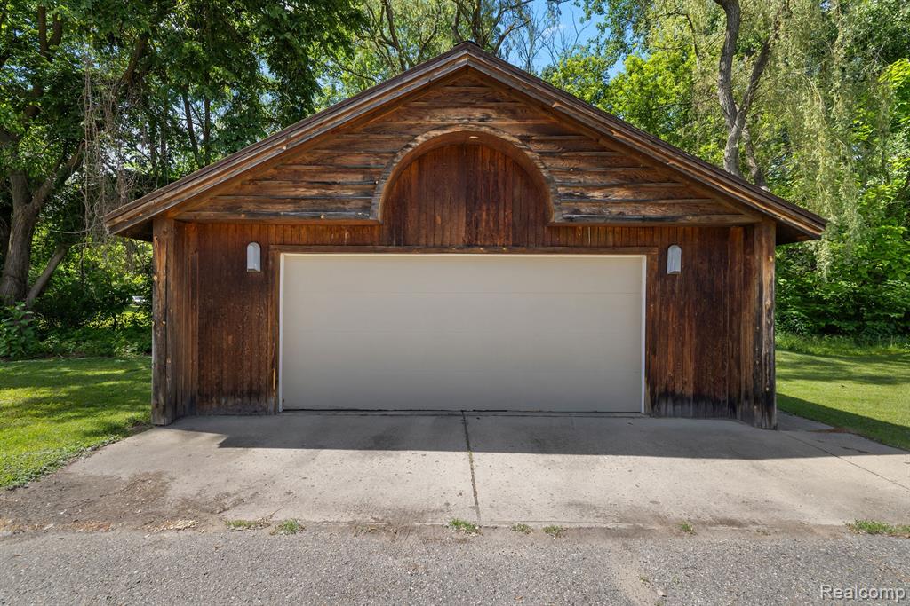 455 Shady Oaks Street