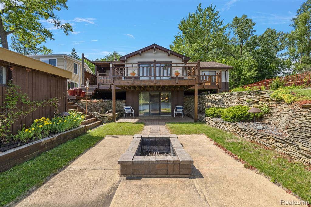 455 Shady Oaks Street