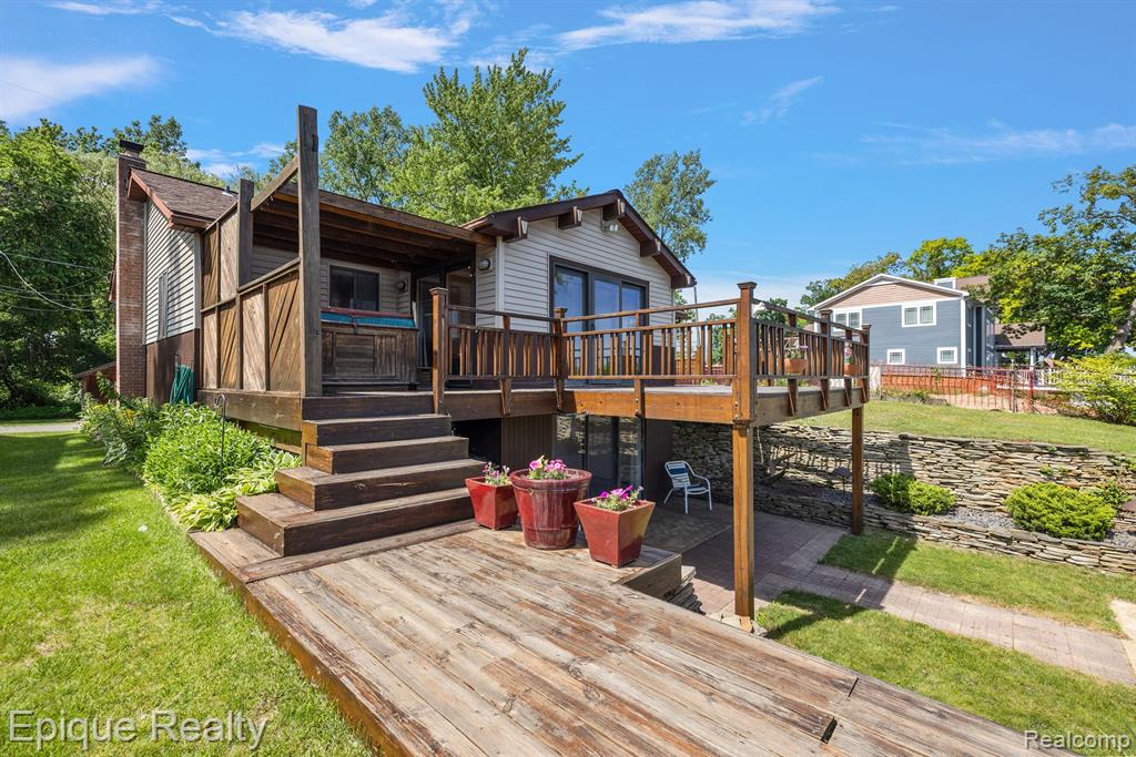 455 Shady Oaks Street