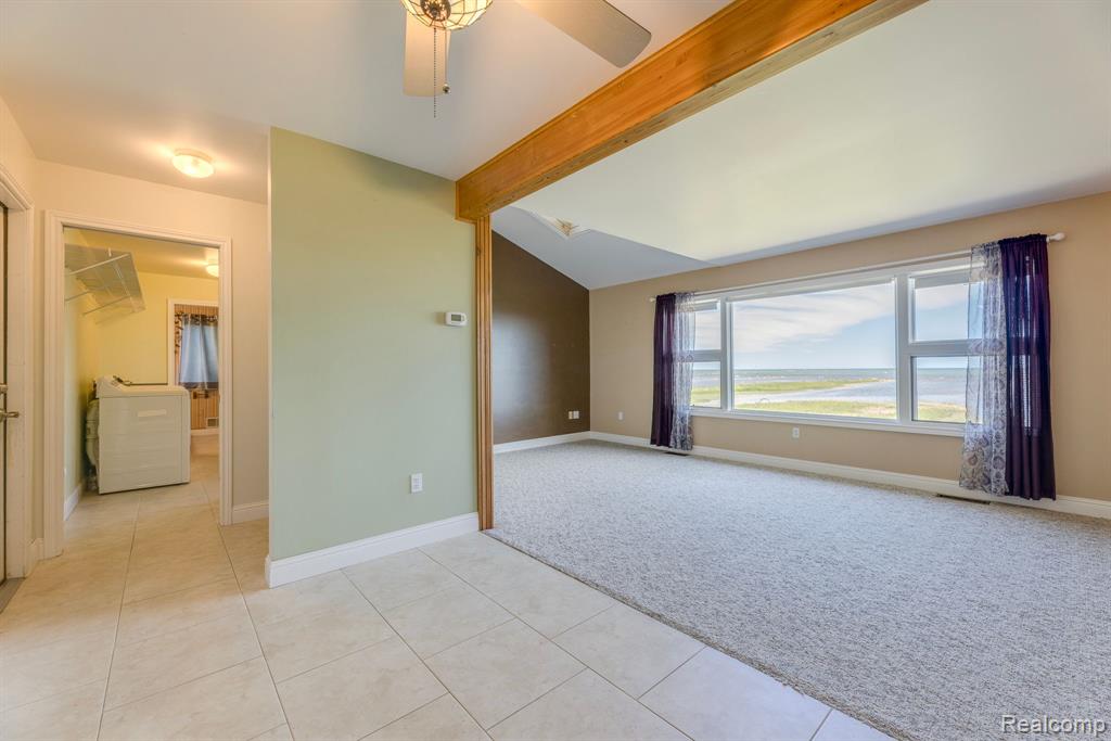 6455 Lakeview Drive