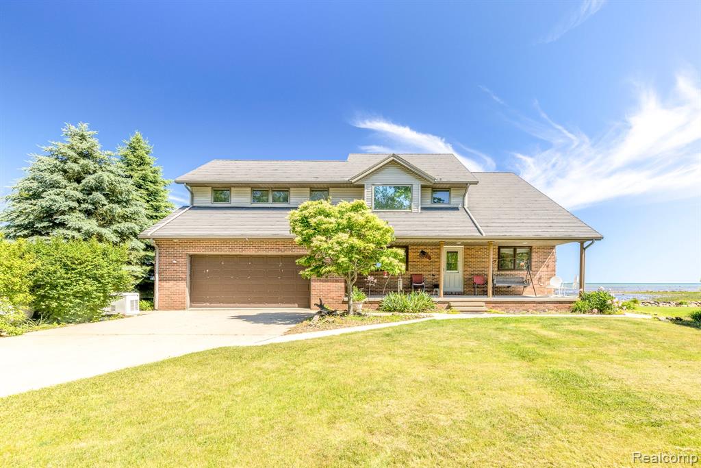 6455 Lakeview Drive