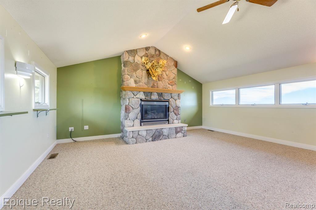 6455 Lakeview Drive