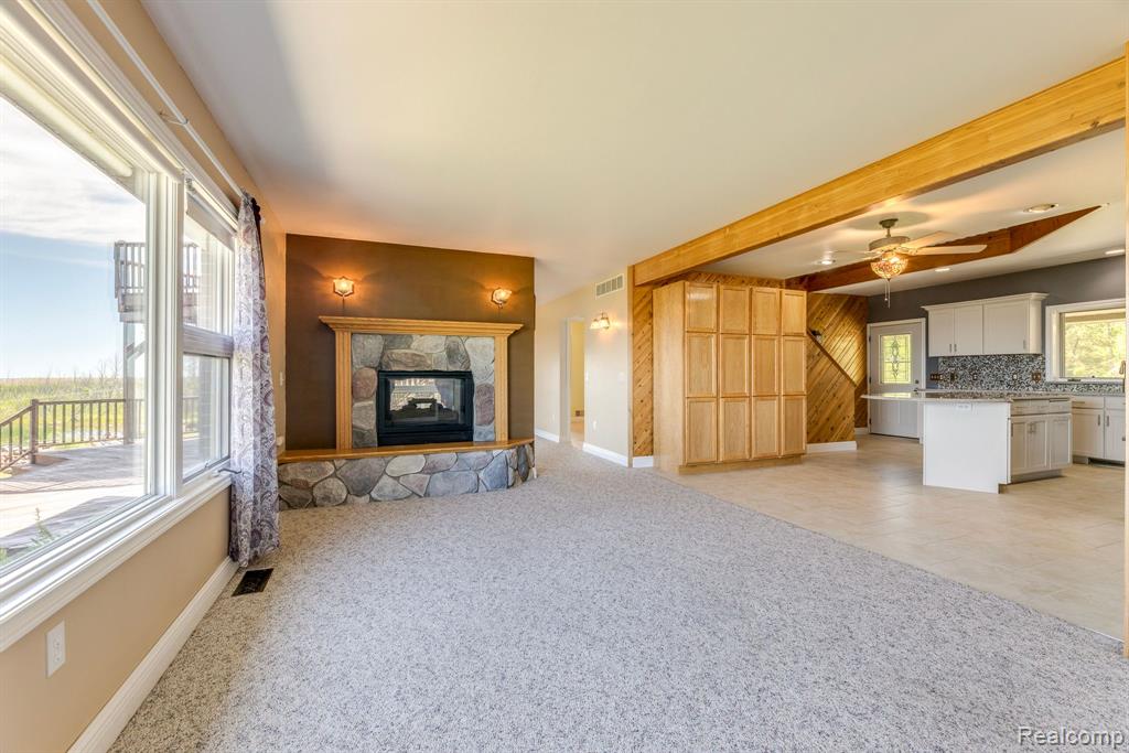 6455 Lakeview Drive
