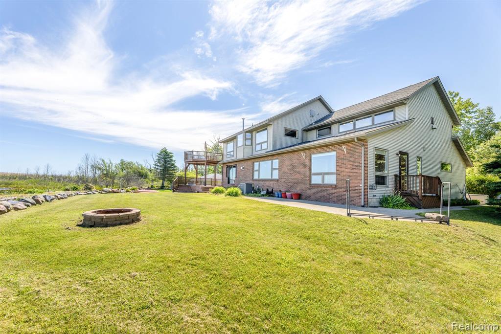 6455 Lakeview Drive