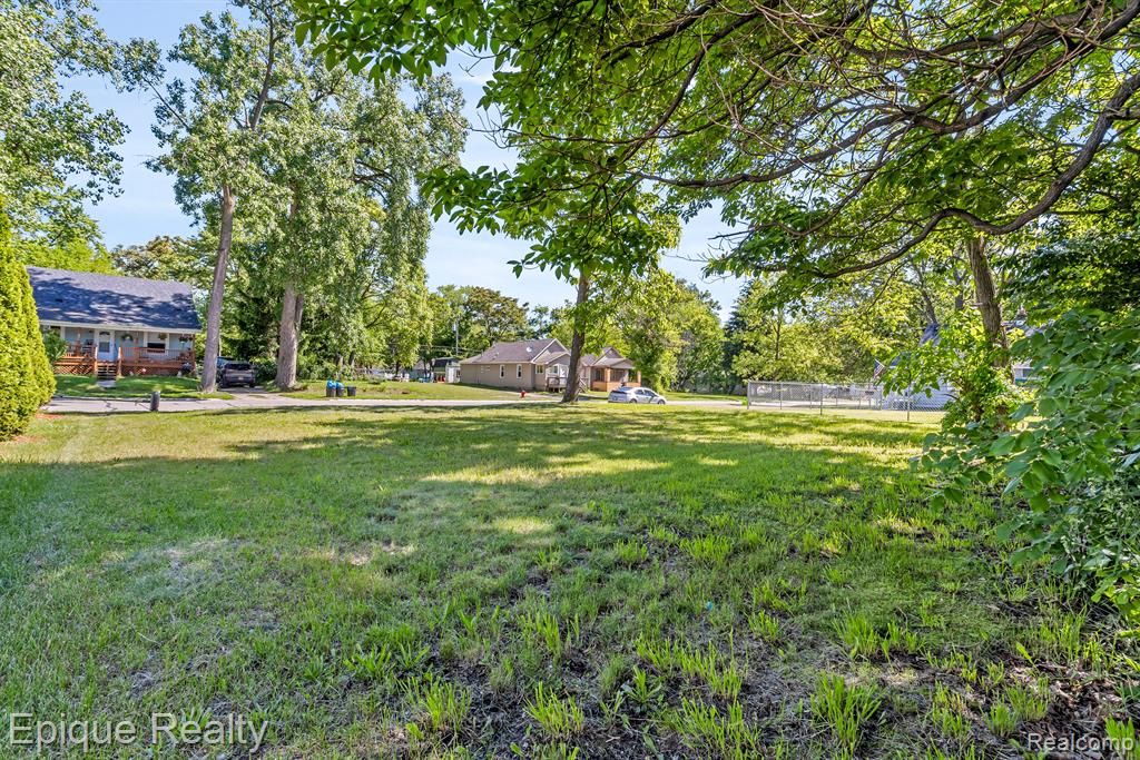 2500 Little Street