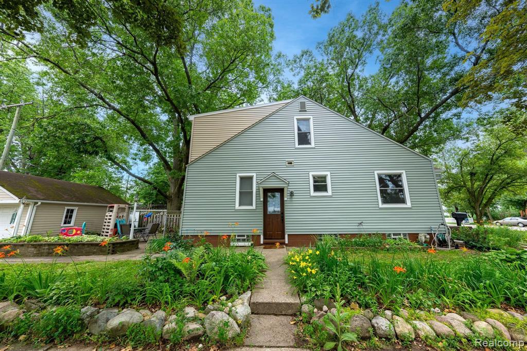 2922 N Main Street