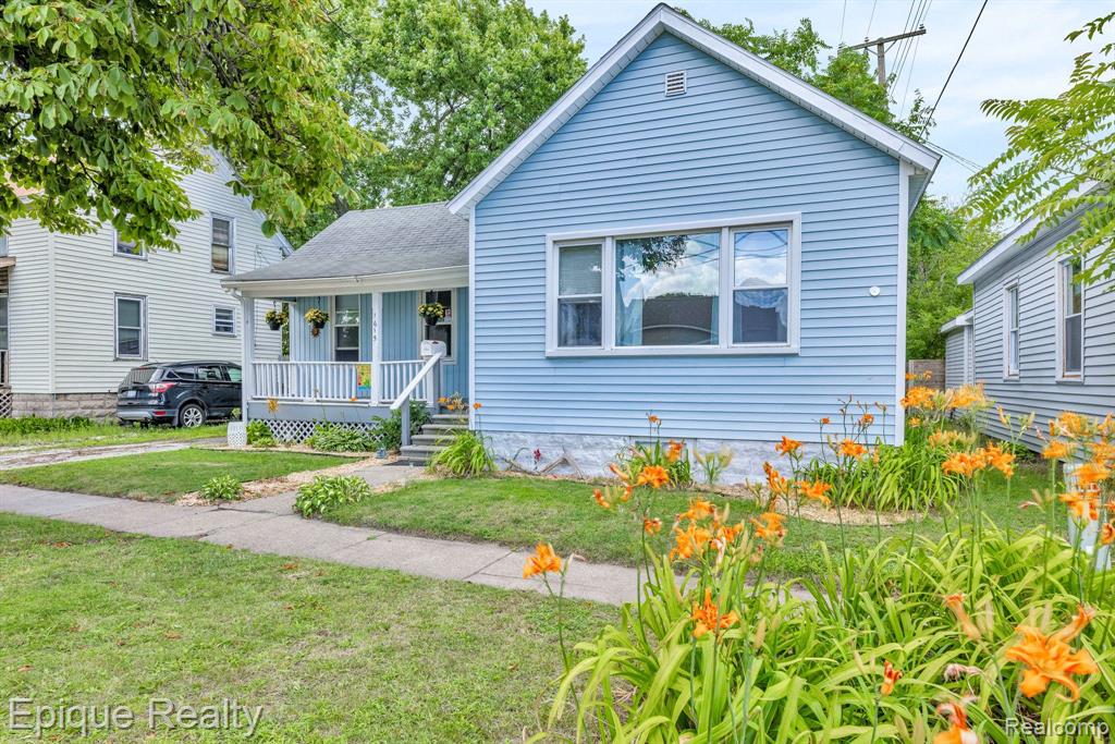 1615 8th Street