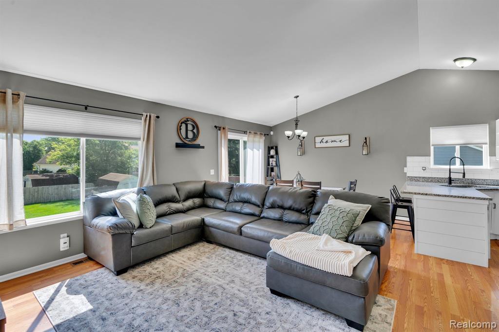 2304 Eagles Nest