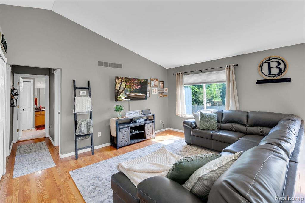 2304 Eagles Nest