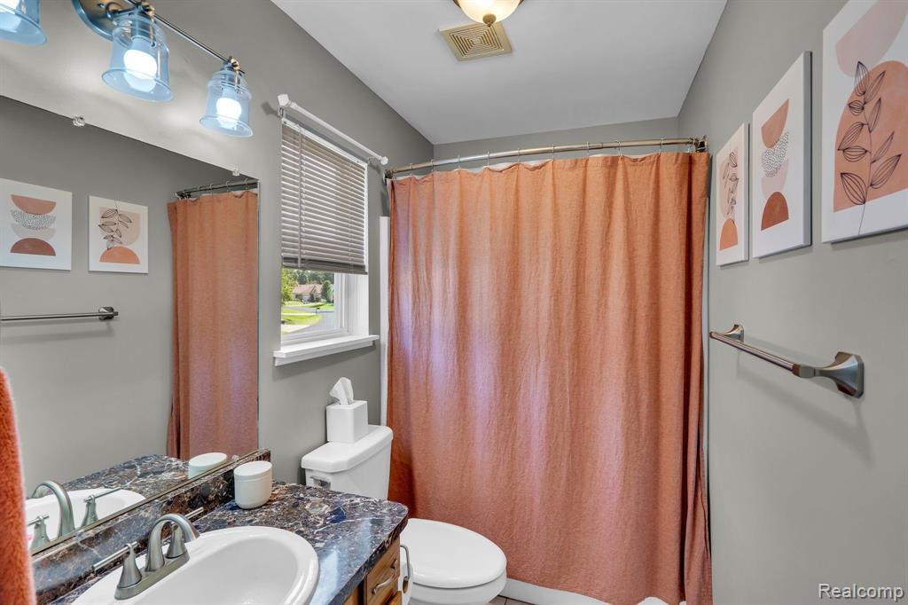 2304 Eagles Nest