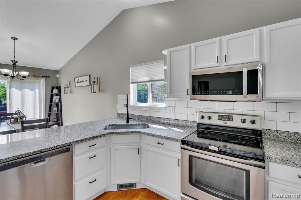 2304 Eagles Nest