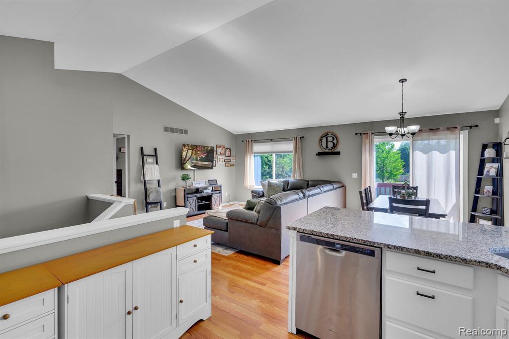 2304 Eagles Nest