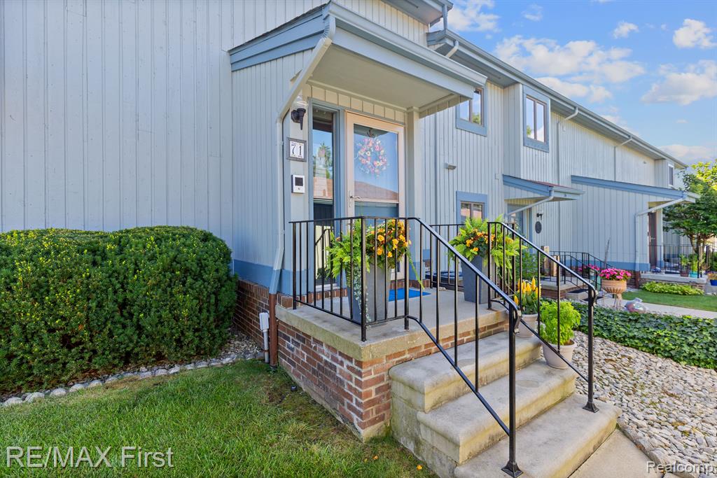 1715 N River Road # 71