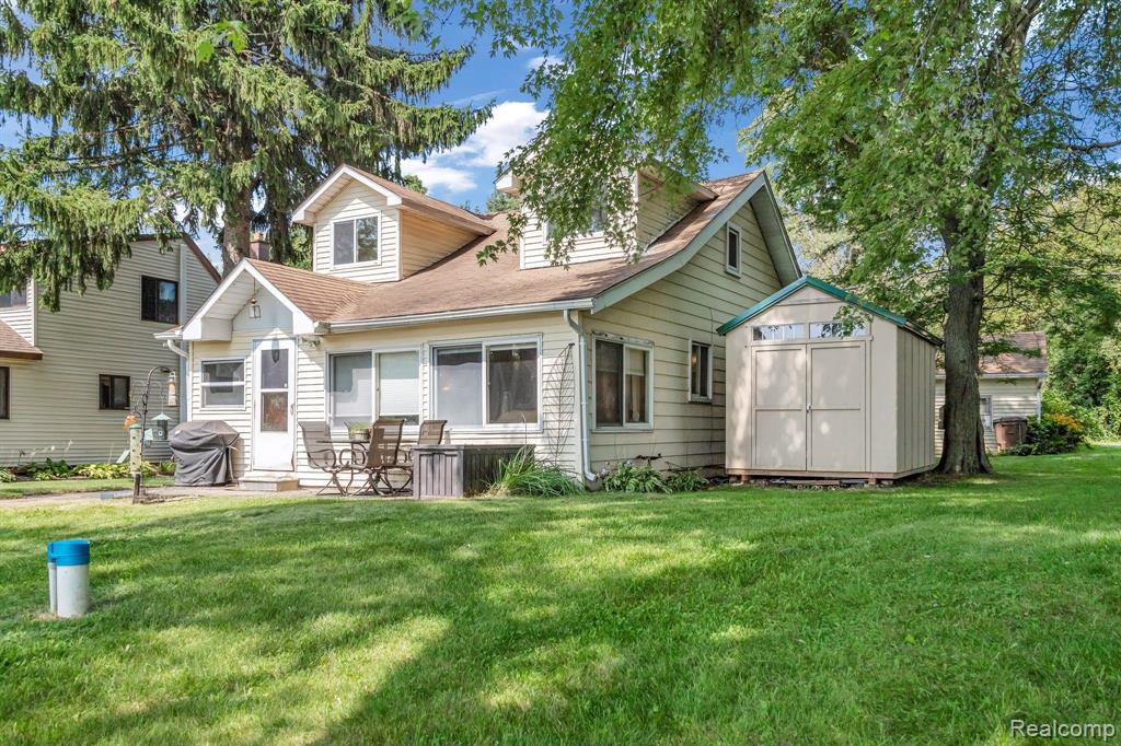 6818 Rink Drive