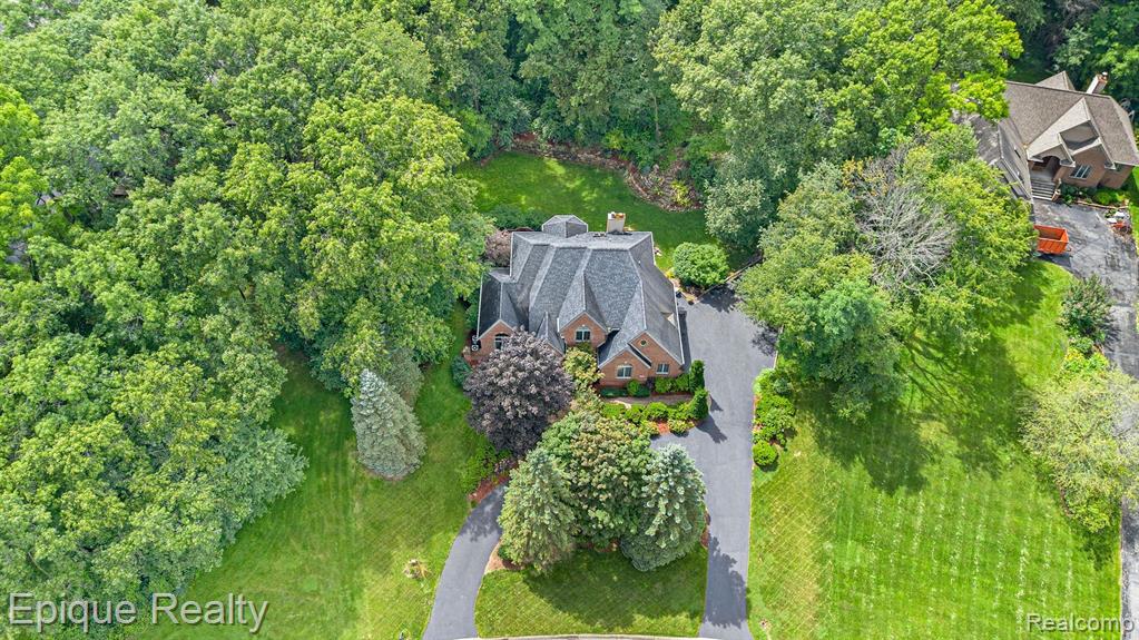 5082 Walnut Hills Drive