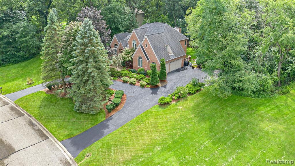 5082 Walnut Hills Drive