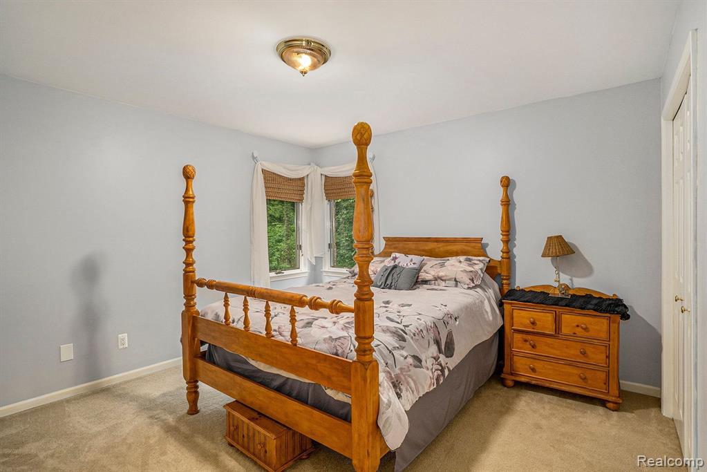 5082 Walnut Hills Drive
