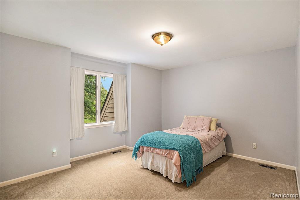 5082 Walnut Hills Drive