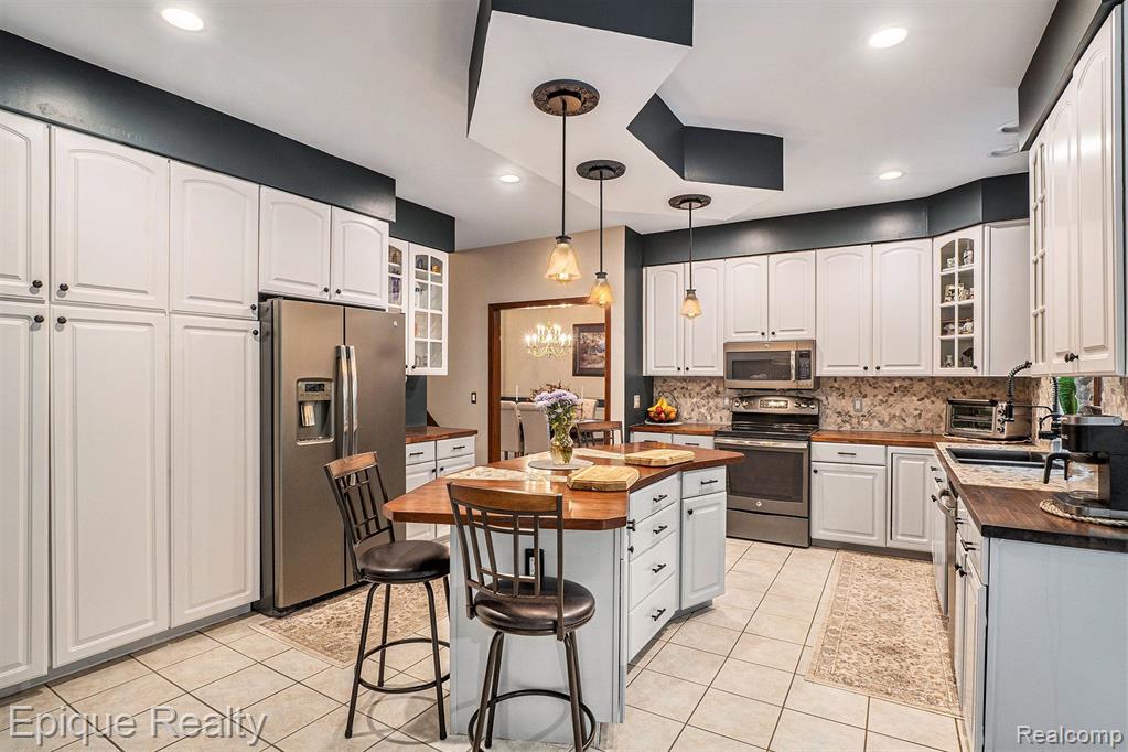 5082 Walnut Hills Drive