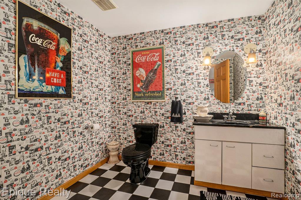 5082 Walnut Hills Drive