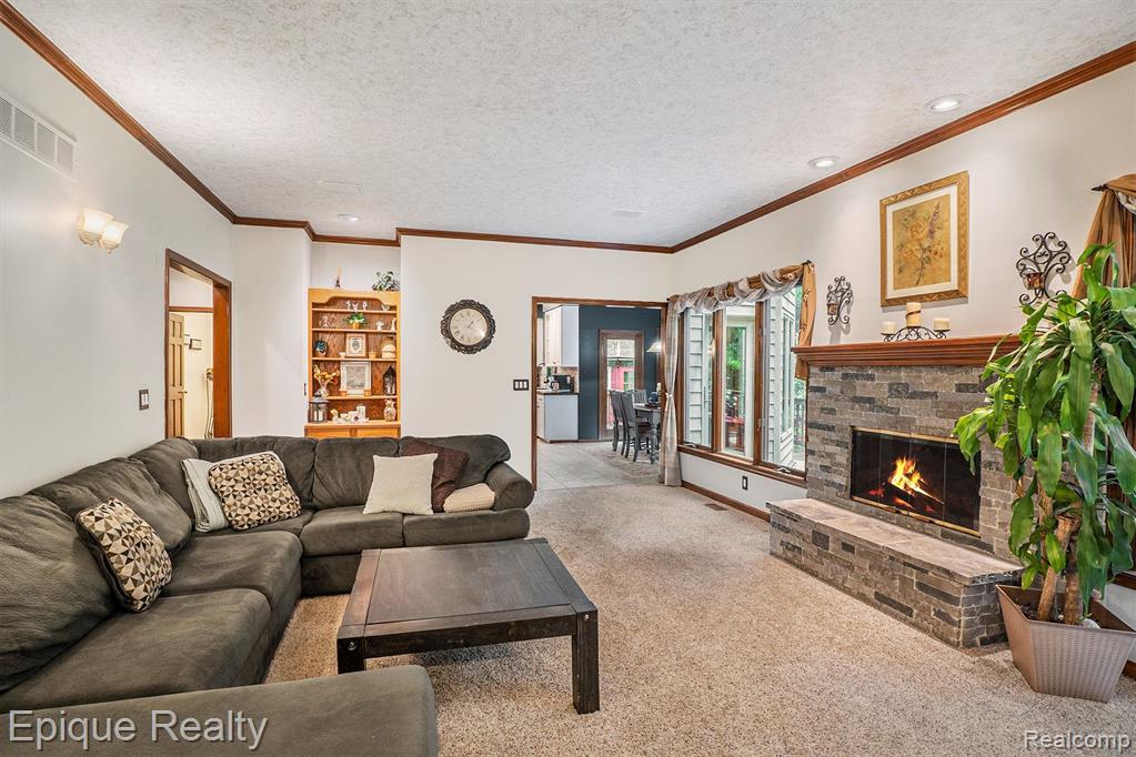 5082 Walnut Hills Drive