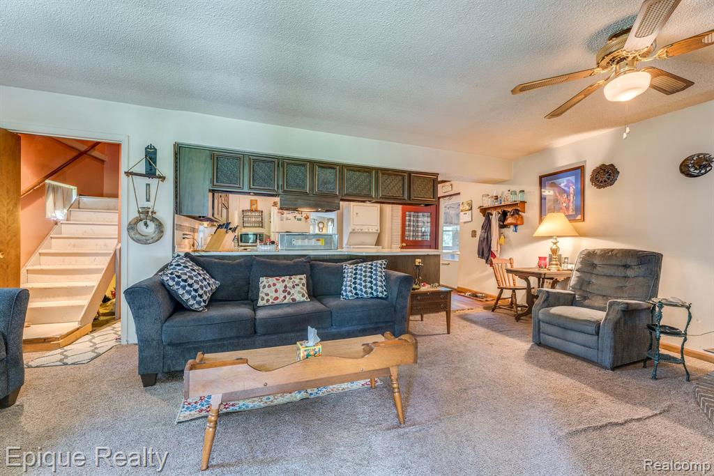 7139 Main