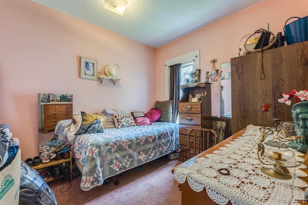 7139 Main