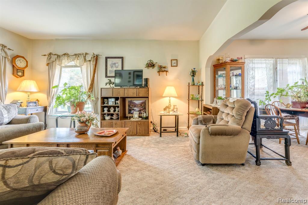 7139 Main