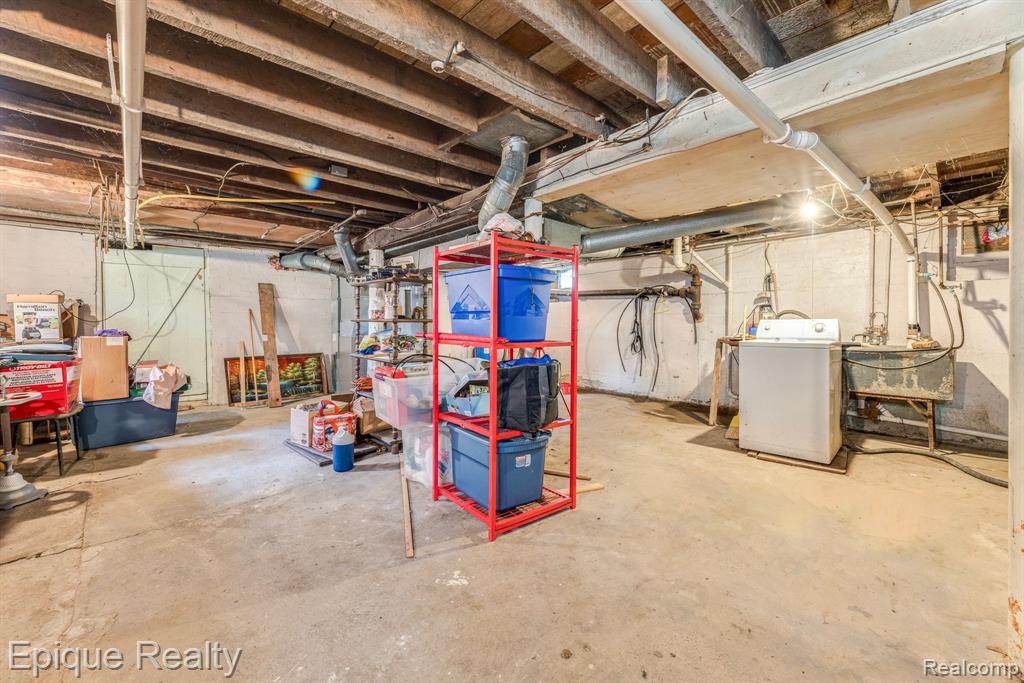 7139 Main
