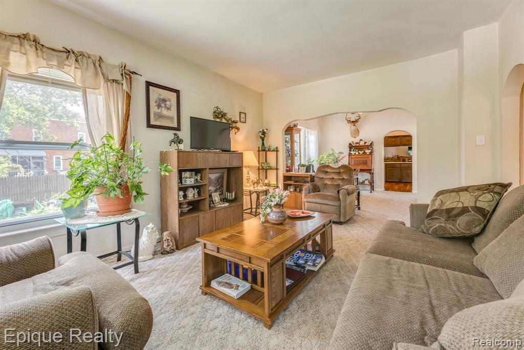 7139 Main