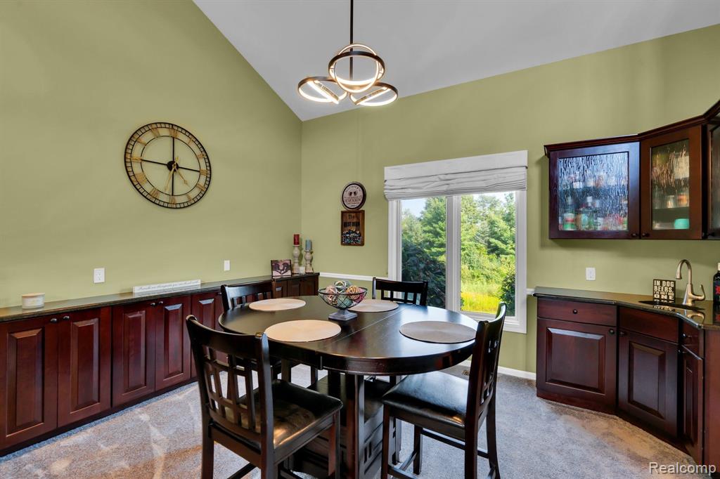 858 Woodside Court
