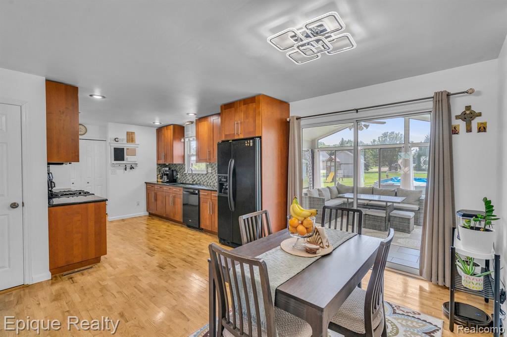 9513 W Pierson Road