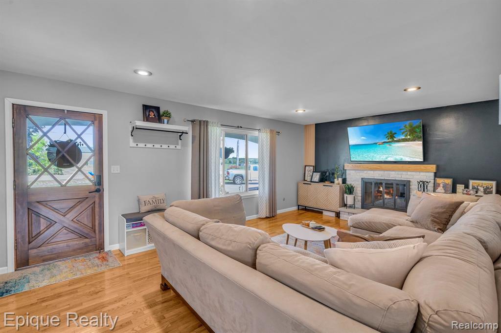 9513 W Pierson Road