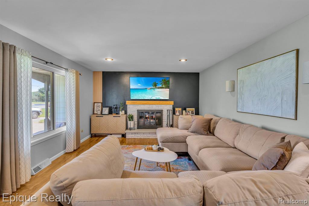 9513 W Pierson Road
