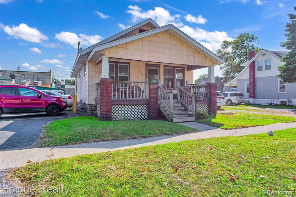 1530 Elk Street