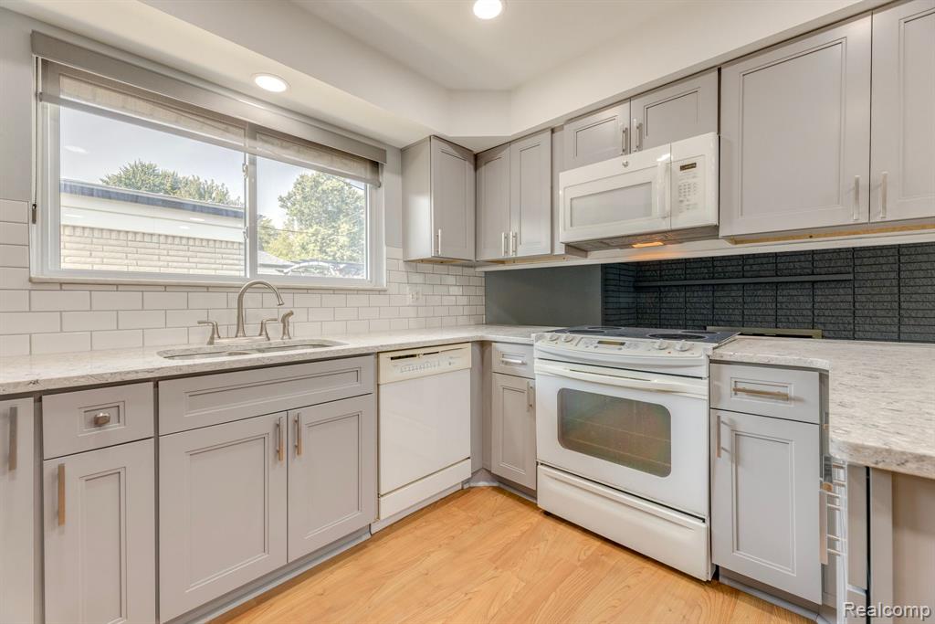 8641 Crestview Drive