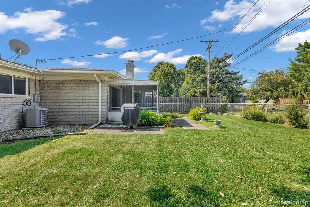 8641 Crestview Drive