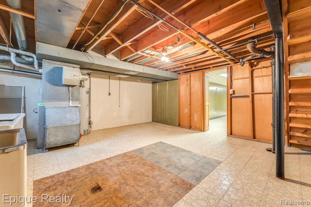 8641 Crestview Drive