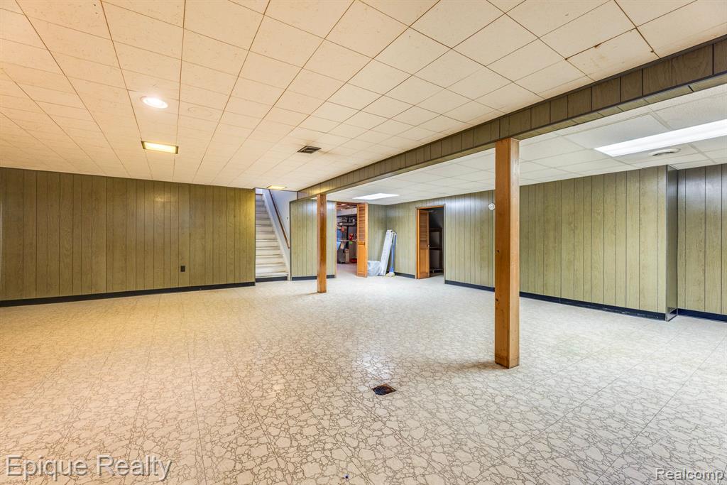 8641 Crestview Drive