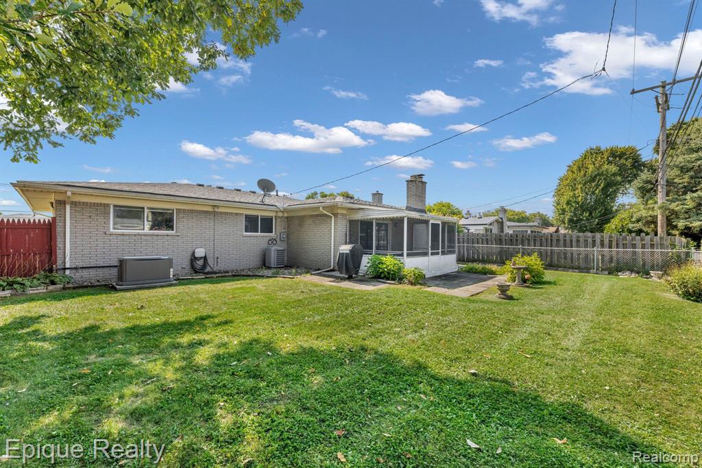 8641 Crestview Drive