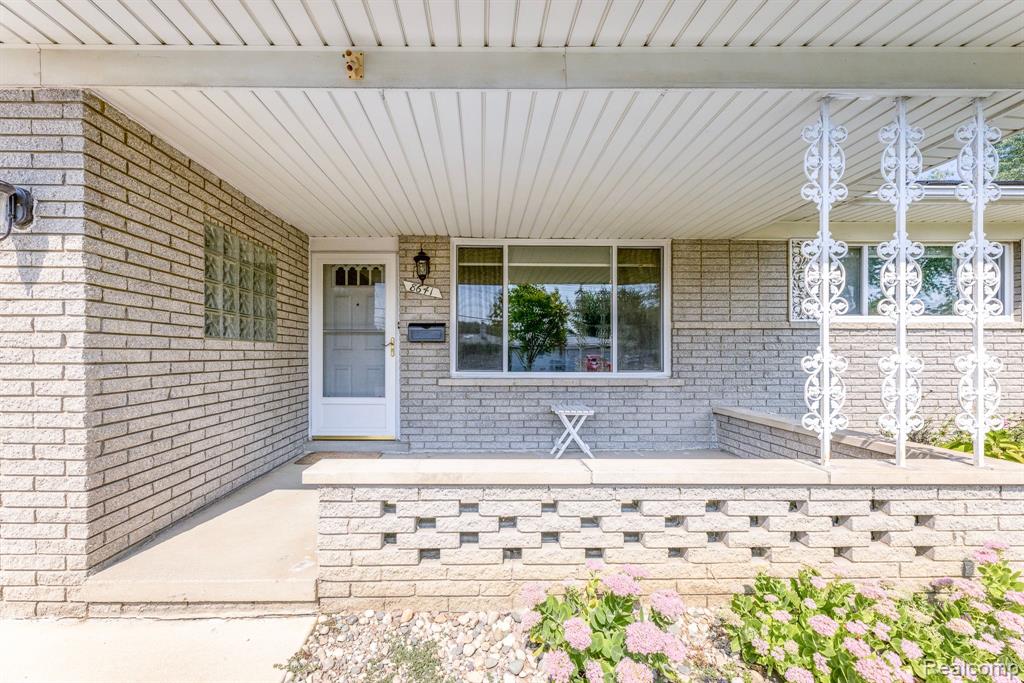 8641 Crestview Drive