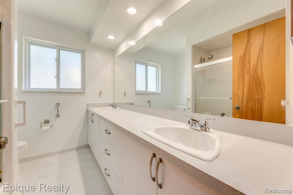 8641 Crestview Drive