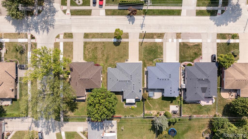 8641 Crestview Drive